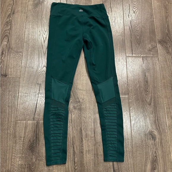 Alo Yoga Pants High Waisted Moto Leggings Size XS Green Workout Gym Activewear - Picture 8 of 12